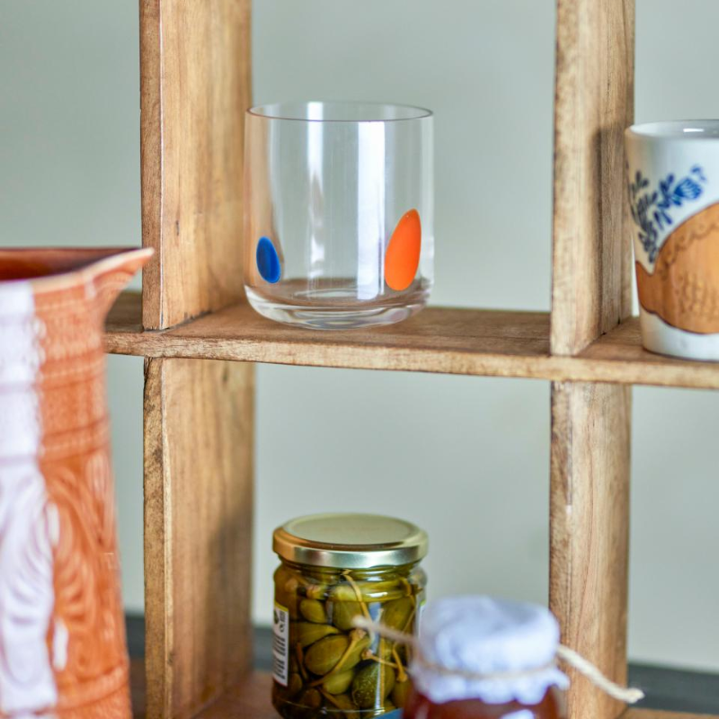 Glas met kleurrijke details