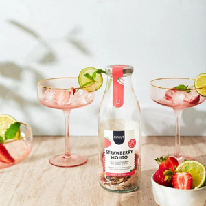 Pineut Cocktail Strawberry Mojito - fles gevuld met ingrediënten
