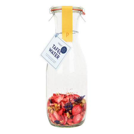 
                  
                    Pineut Tafelwater Aardbei, jasmijn en korenbloem - karaf gevuld met ingrediënten
                  
                
