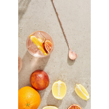 
                  
                    Pineut Tafelwater Citrus, Munt en Blauwe Bes - karaf gevuld met ingrediënten
                  
                
