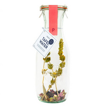 Afbeelding in Gallery-weergave laden, Pineut Tafelwater Roos, Bergthee en Hibiscus - karaf gevuld met ingrediënten
